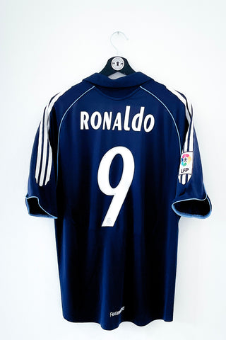 Real Madrid 2005/2006 Udebane #Ronaldo 9 Medium 9/10