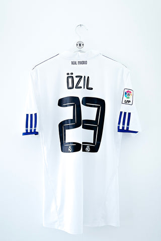 Real Madrid 2010/2011 Hjemmebane #Özil 23 Medium 9/10