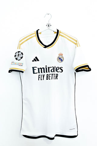 Real Madrid 2023/2024 Hjemmebane #Valverde 15 Medium 9/10