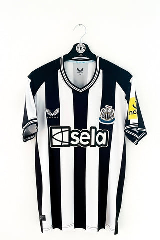 Newcastle United 2023/2024 Hjemmebane #Isak 14 Medium 10/10 - Retroshirts.dk